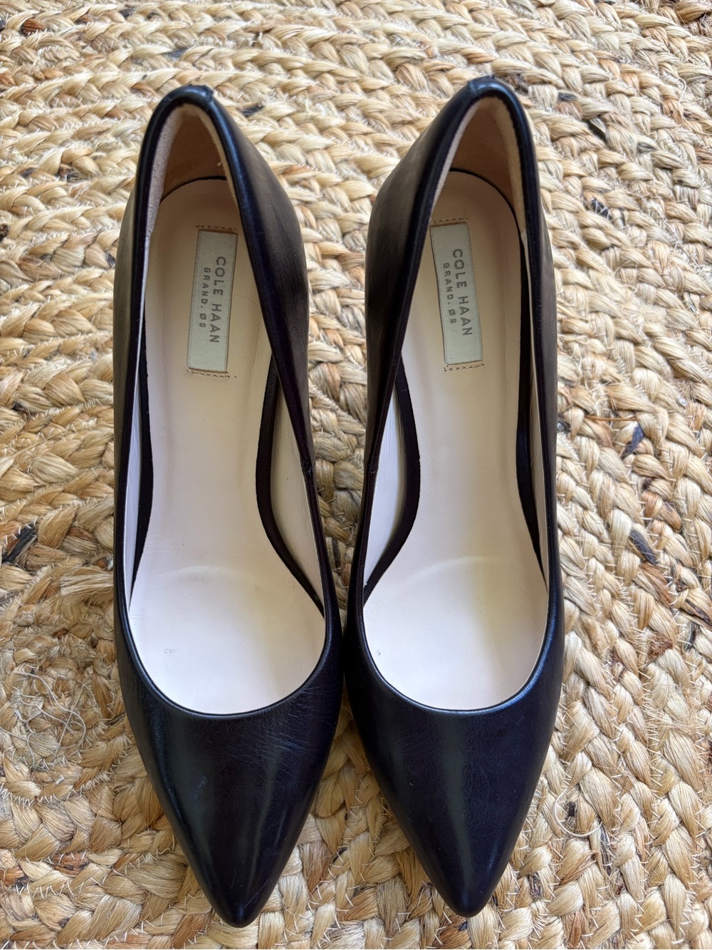 Cole Haan Black Genuine Leather Pointed Toe Pumps Classic Heels EUC Size 7.5